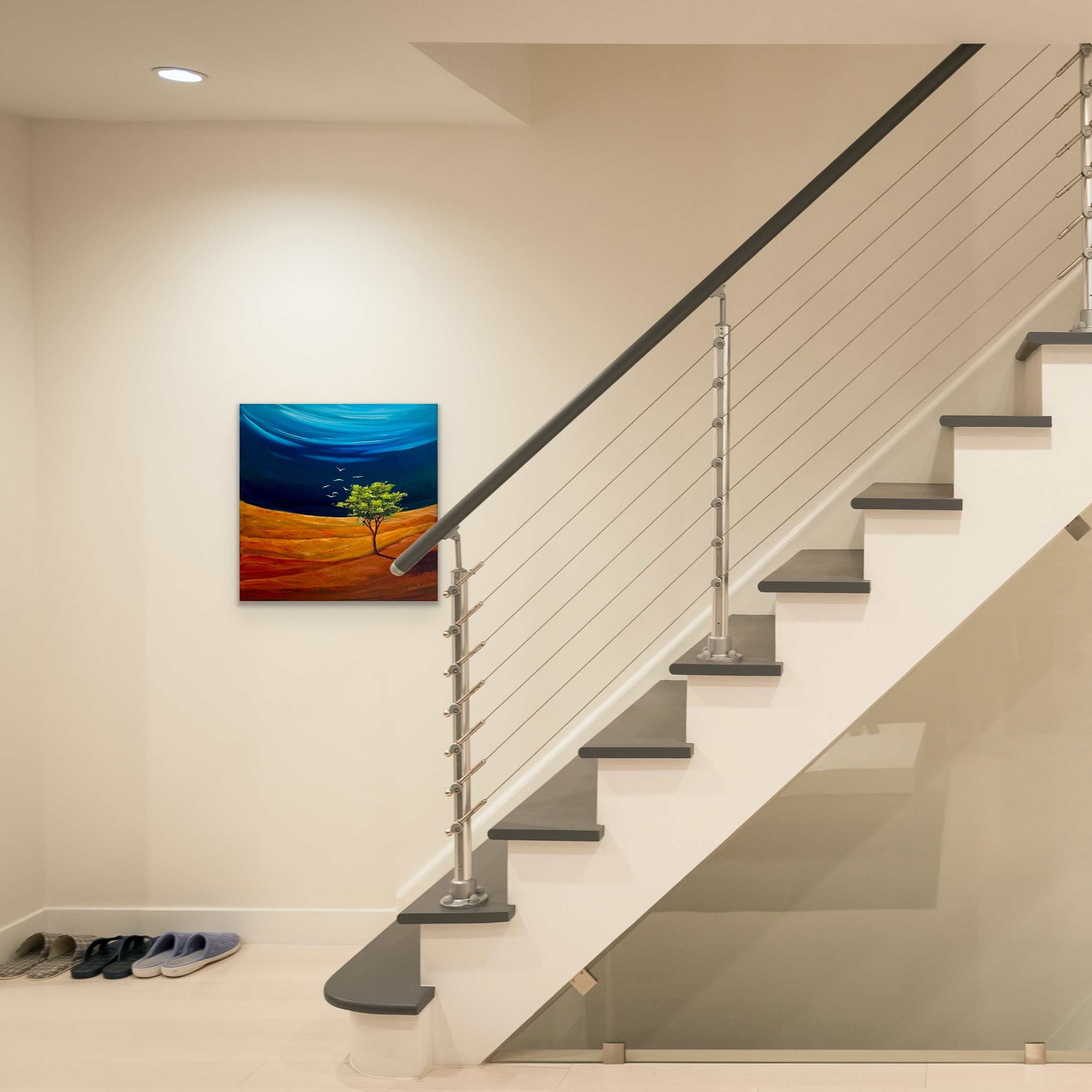 Salvation – Tableau paysage 50x50, arbre solitaire et champ orange intense , oiseaux et ciel bleu profond – Image 2