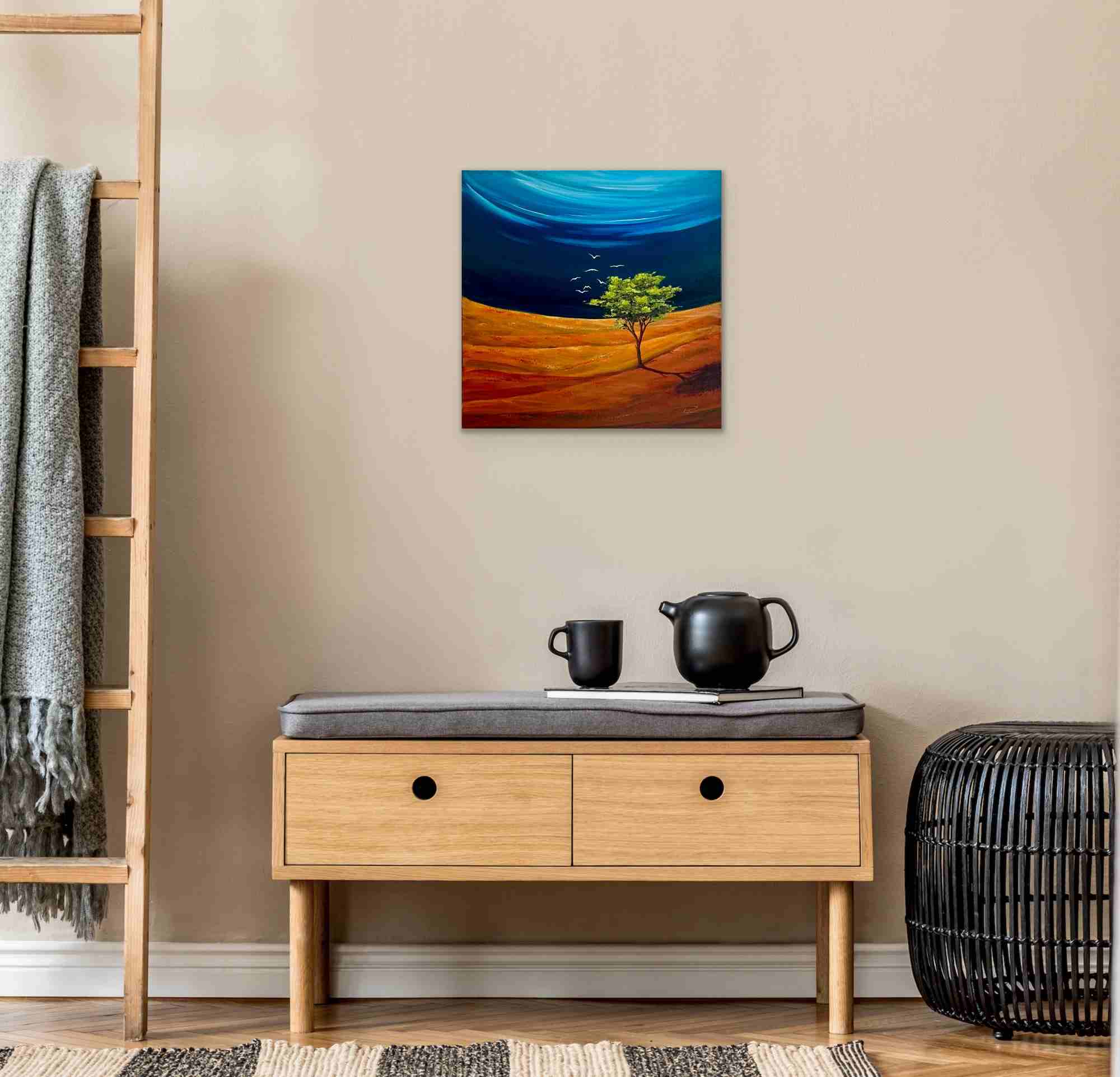 Salvation – Tableau paysage 50x50, arbre solitaire et champ orange intense , oiseaux et ciel bleu profond – Image 4